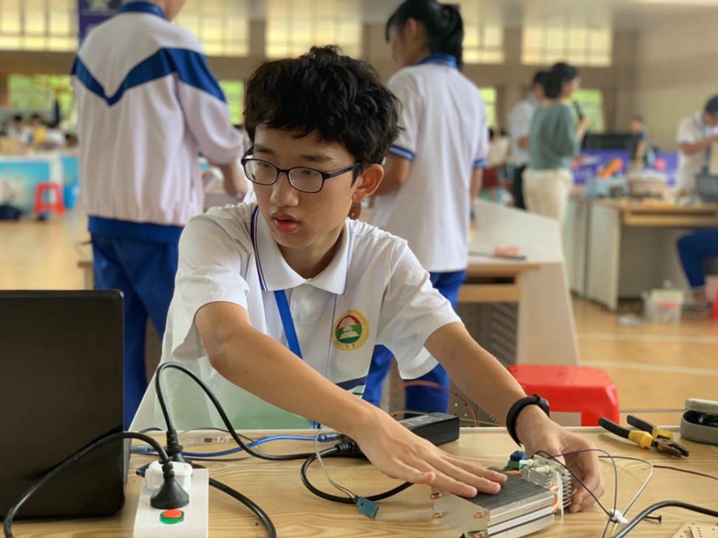 3.中学组选手在测试作品_副本.jpg