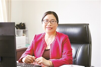 专访广州铁职院副校长王亚妮_1