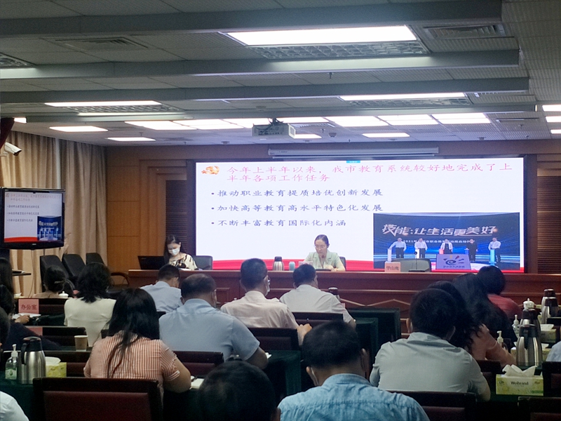 51吃瓜
党组书记、局长、一级巡视员陈爽讲授专题党课 副本1_副本.jpg