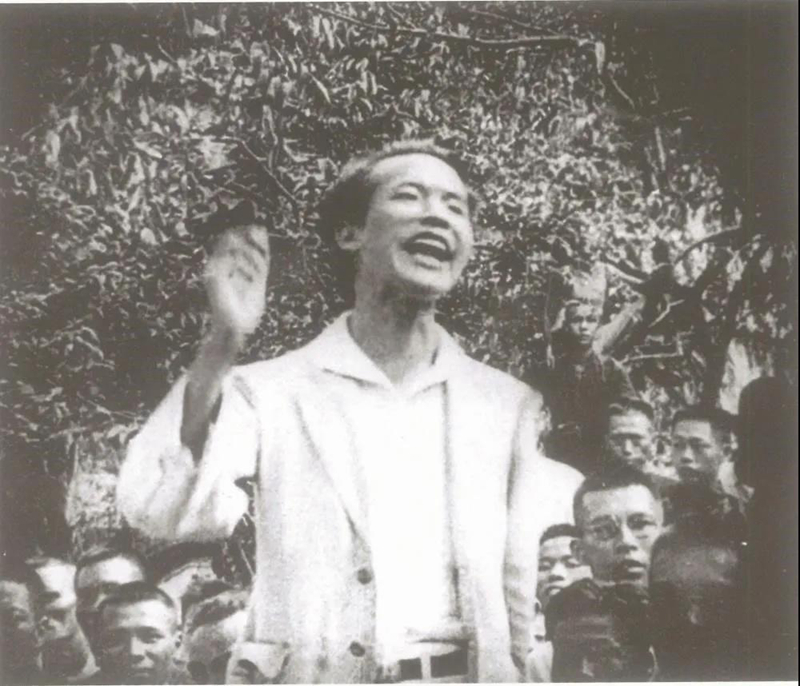 第一份工人日报在广州创办.jpg