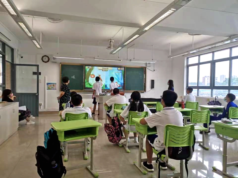 技能操作模拟课上的启能班学生_副本.jpg